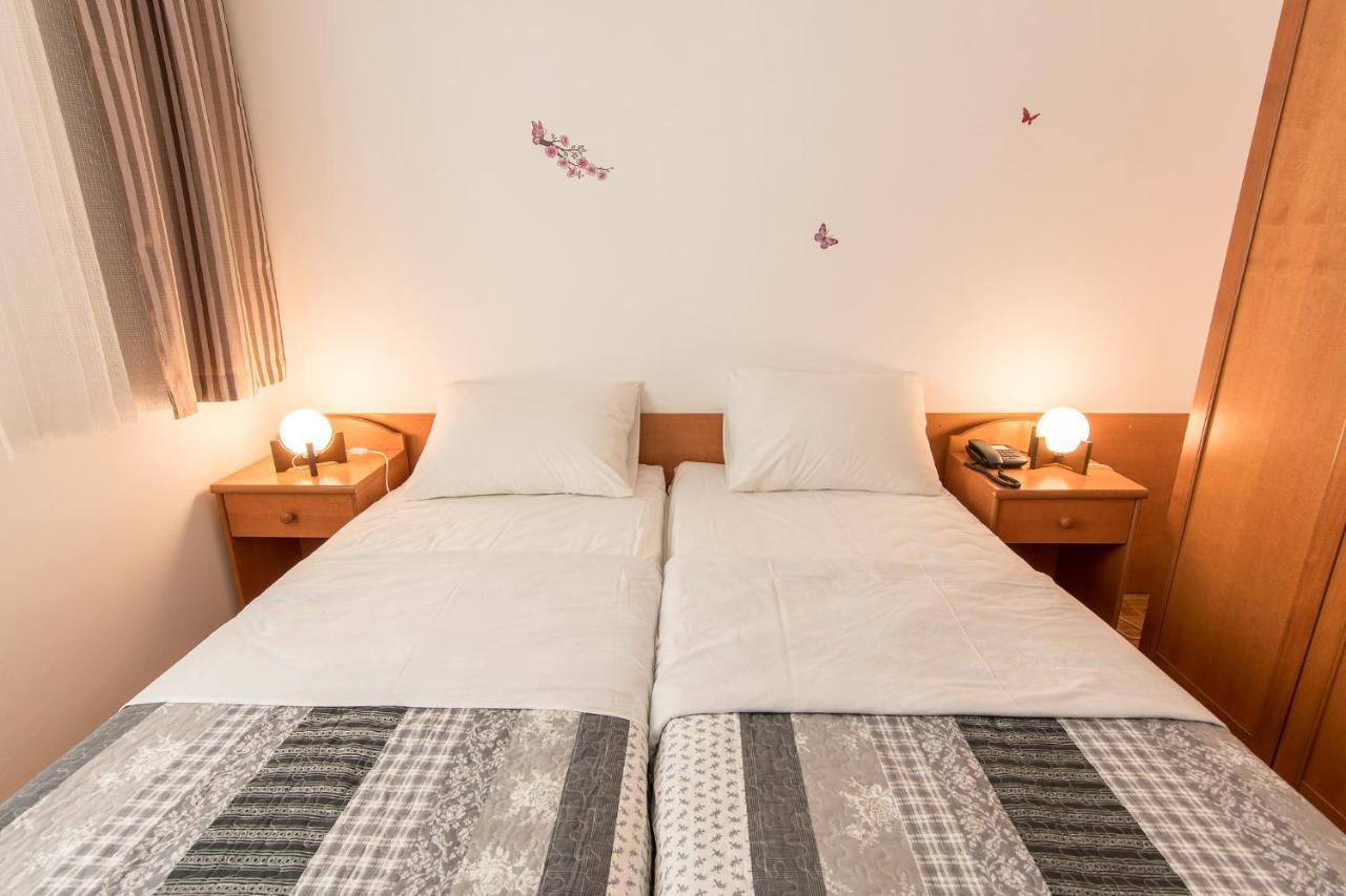 Hotel Barba Starigrad Paklenica Zewnętrze zdjęcie